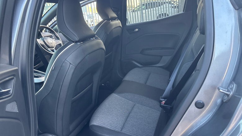 Renault Clio 1.6 E-TECH full hybrid 145 Techno 5dr Auto Hybrid Hatchback